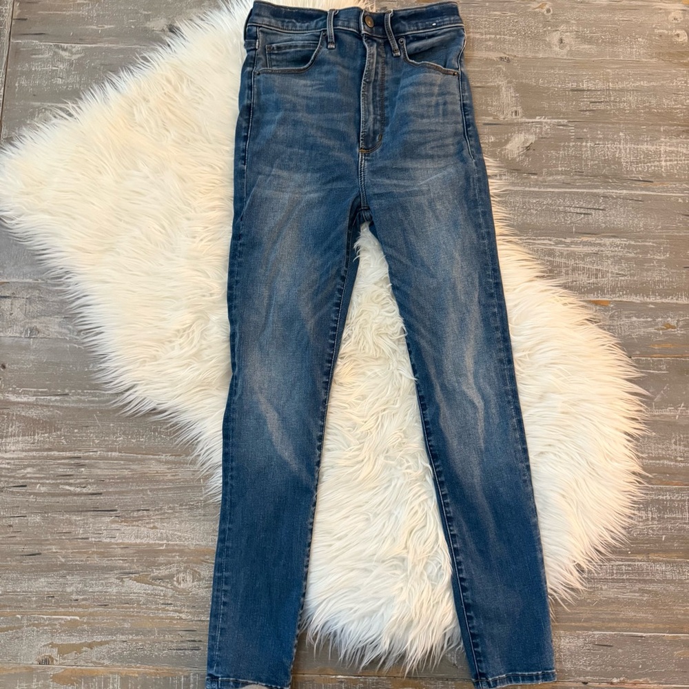 Abercrombie & Fitch Ultra High Rise Super Skinny Ankle Jeans 2/26 - Picture 4 of 6